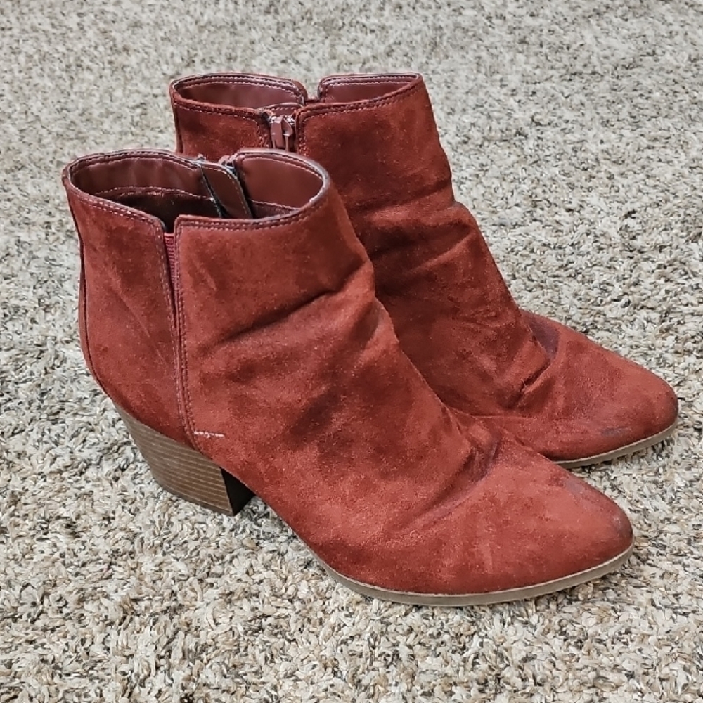 Womens Sz 11 Red/Rust Booties. Super Cute!!